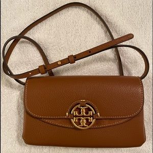 Tory Burch Miller wallet crossbody w/detachable strap
